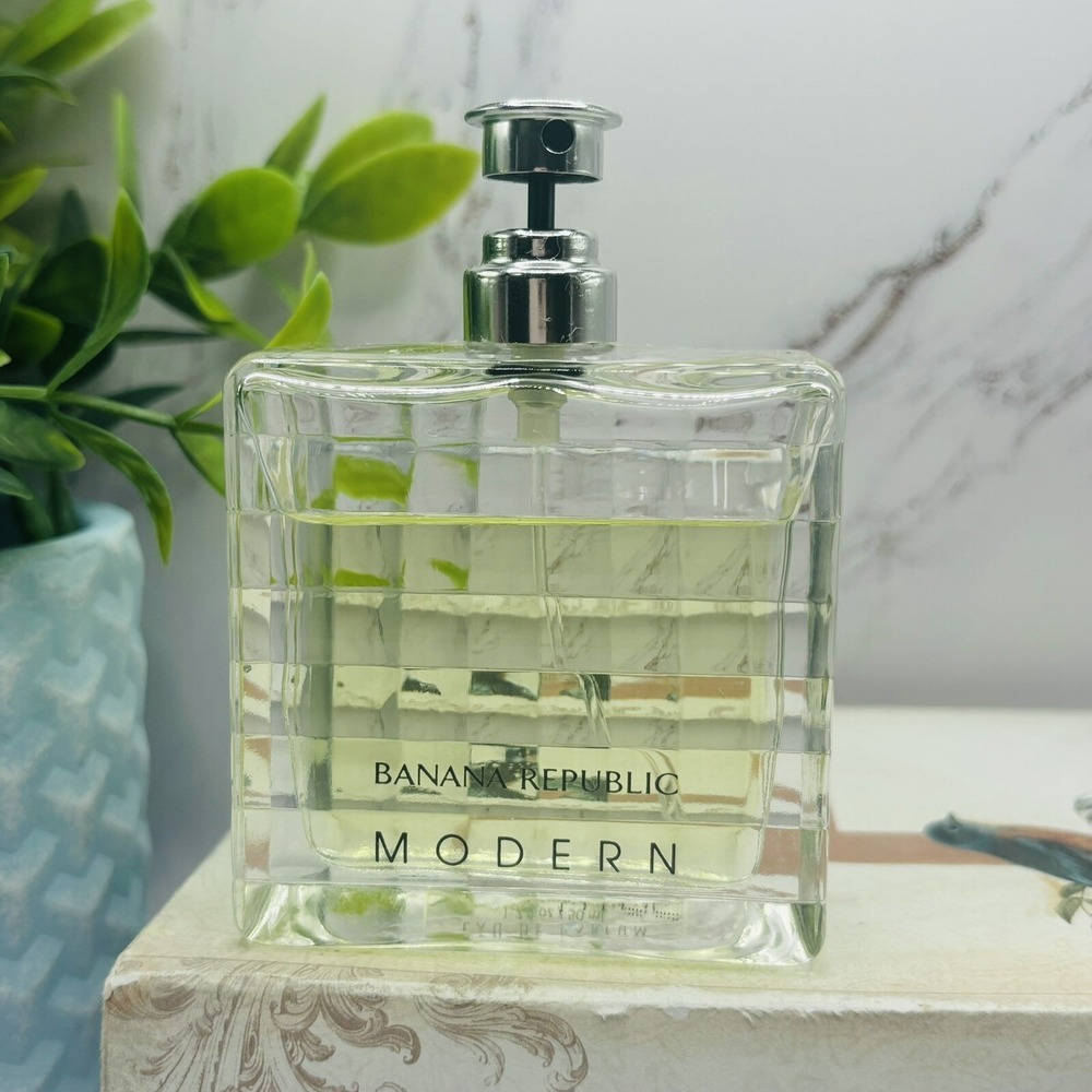 Banana Republic Modern Eau De Cologne Spray 1.7 Fl Oz 50 ML Vintage Discontinued